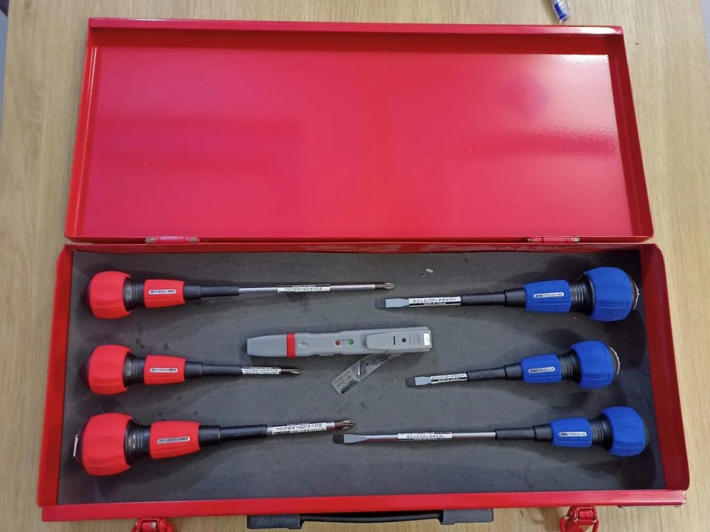 Hộp Vít 7 Cây HXT-7707